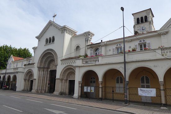 Eglise Notre-Dame-des-Pins